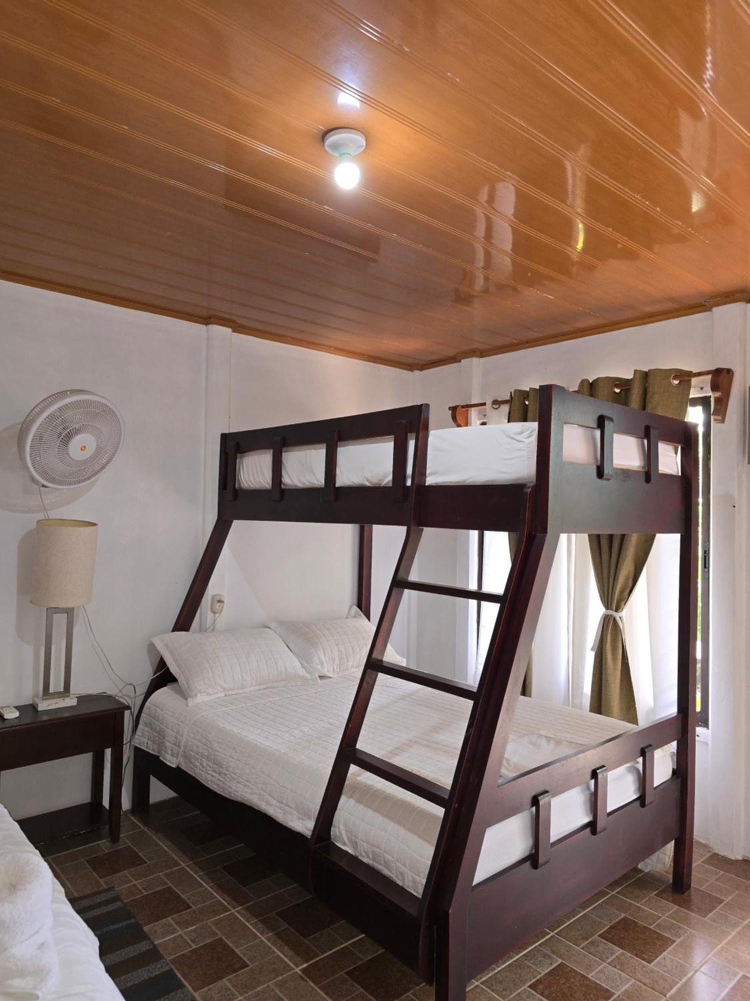 Tortuguero Hill Rooms Bagian luar foto