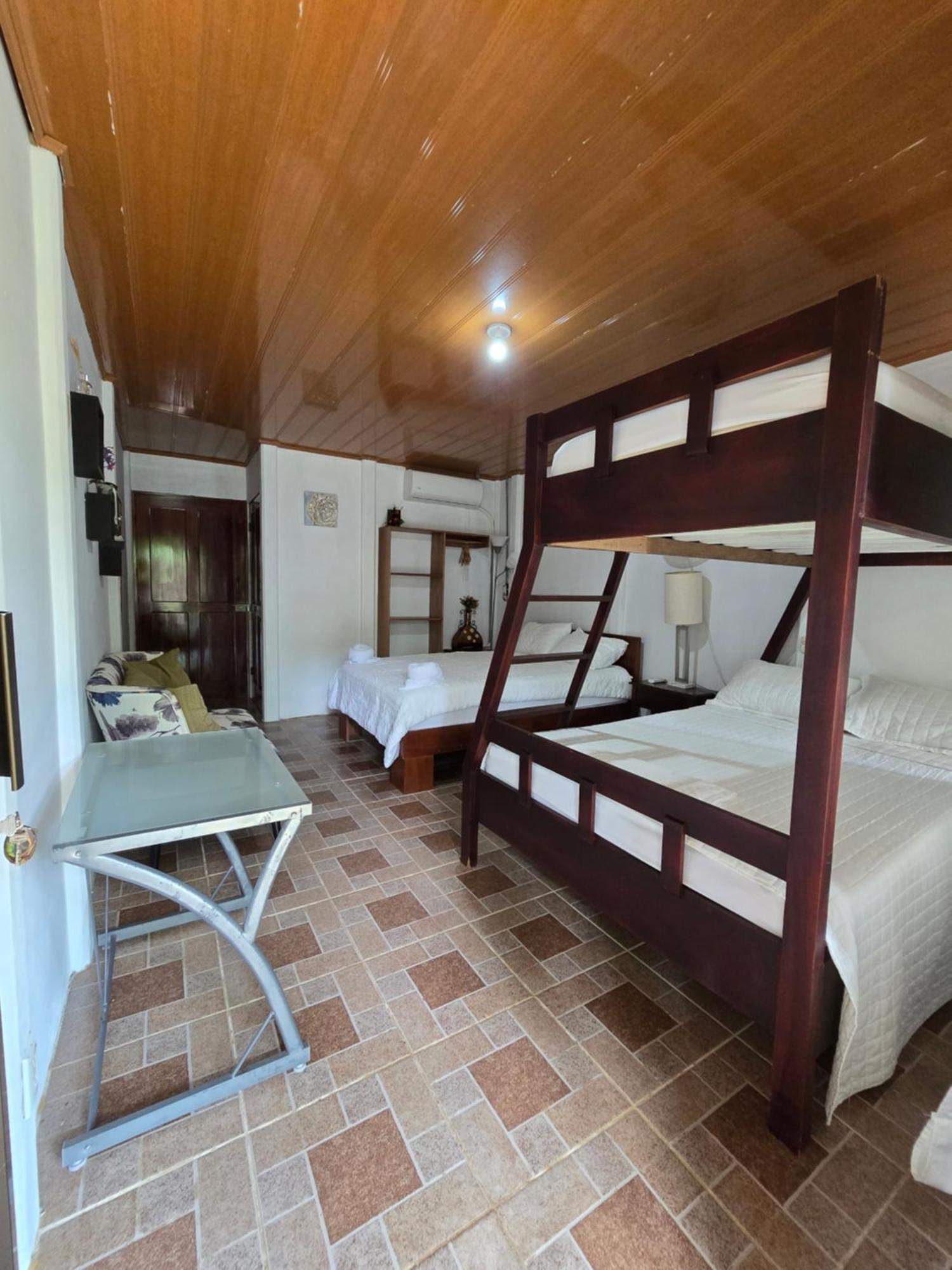 Tortuguero Hill Rooms Bagian luar foto